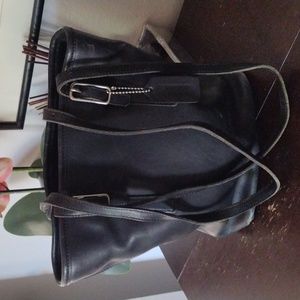 Vintage Coach Black Leather Shoulder Bag